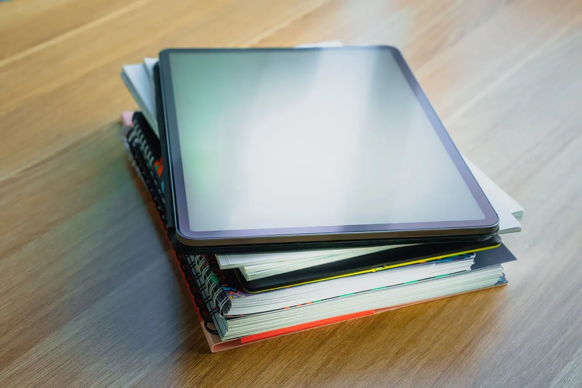 Comparing Paperback, Hardback and Ebook: Which Format Is Best for UK Readers?